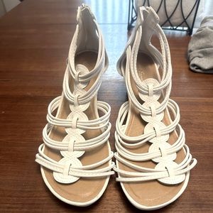 White Zip Wedges